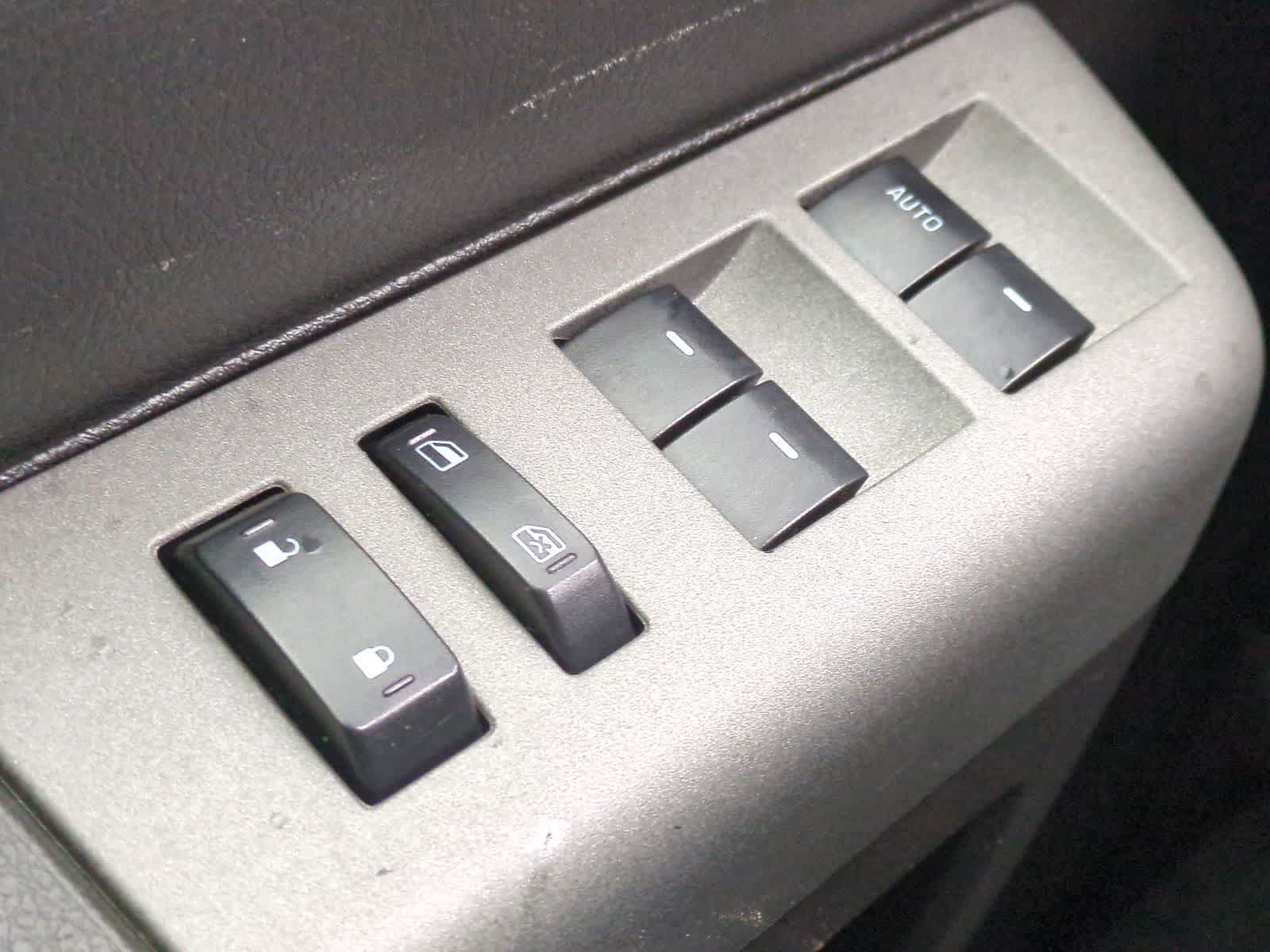 Thumbnail: 2011 Ford Econoline - 29