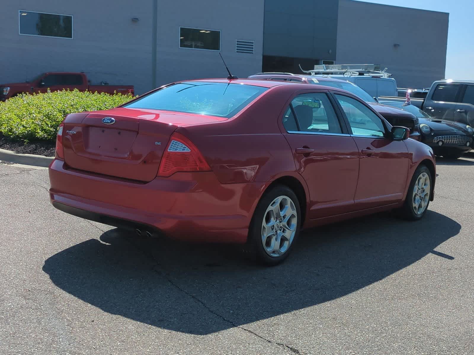 Thumbnail: 2010 Ford Fusion - 8