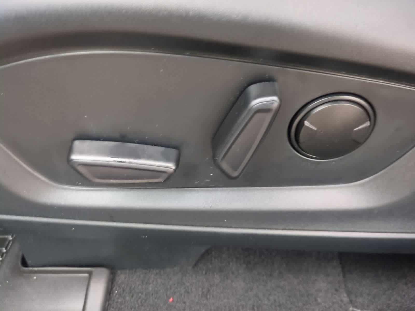 Thumbnail: 2023 Ford Explorer - 17