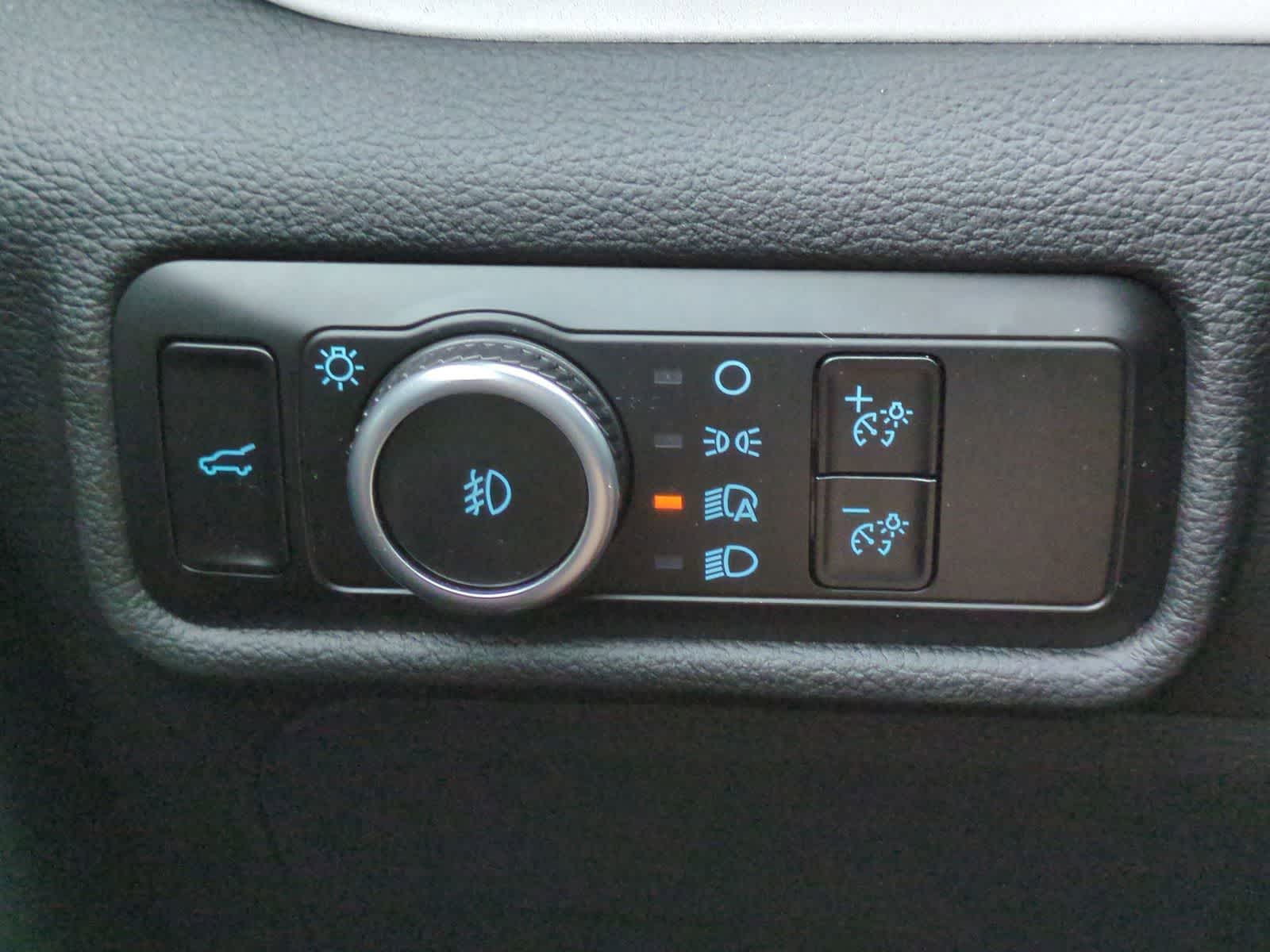 Thumbnail: 2023 Ford Explorer - 28