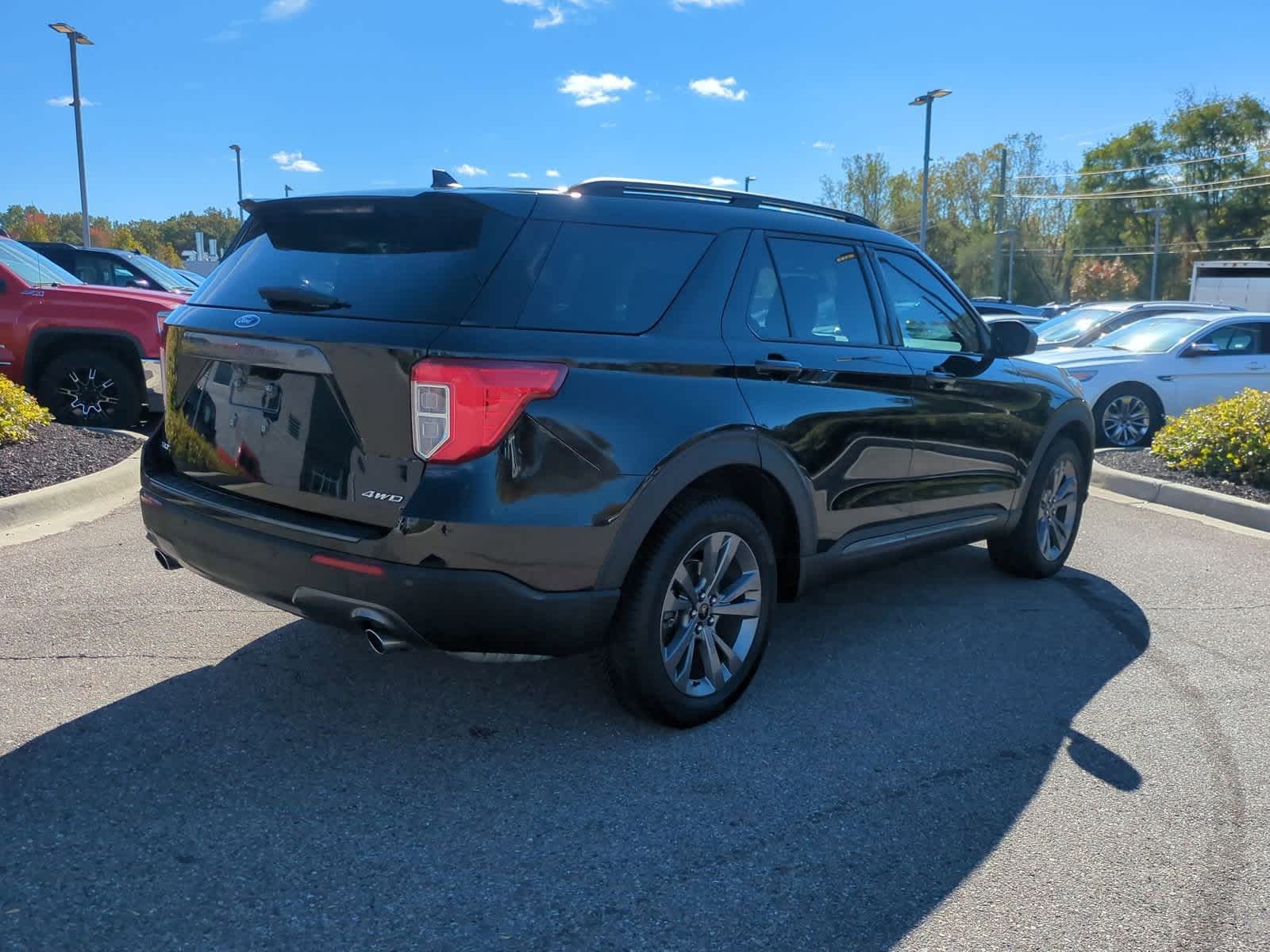 Thumbnail: 2021 Ford Explorer - 8