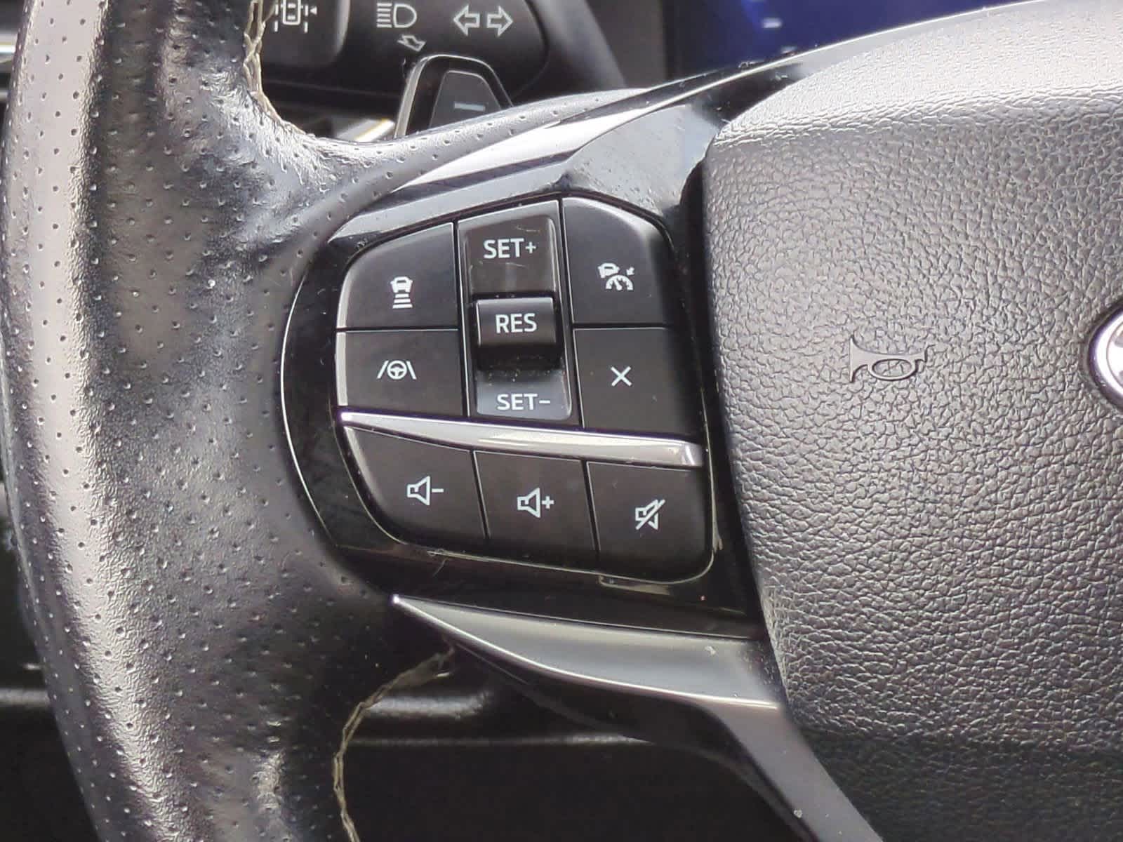 Thumbnail: 2022 Ford Explorer - 27