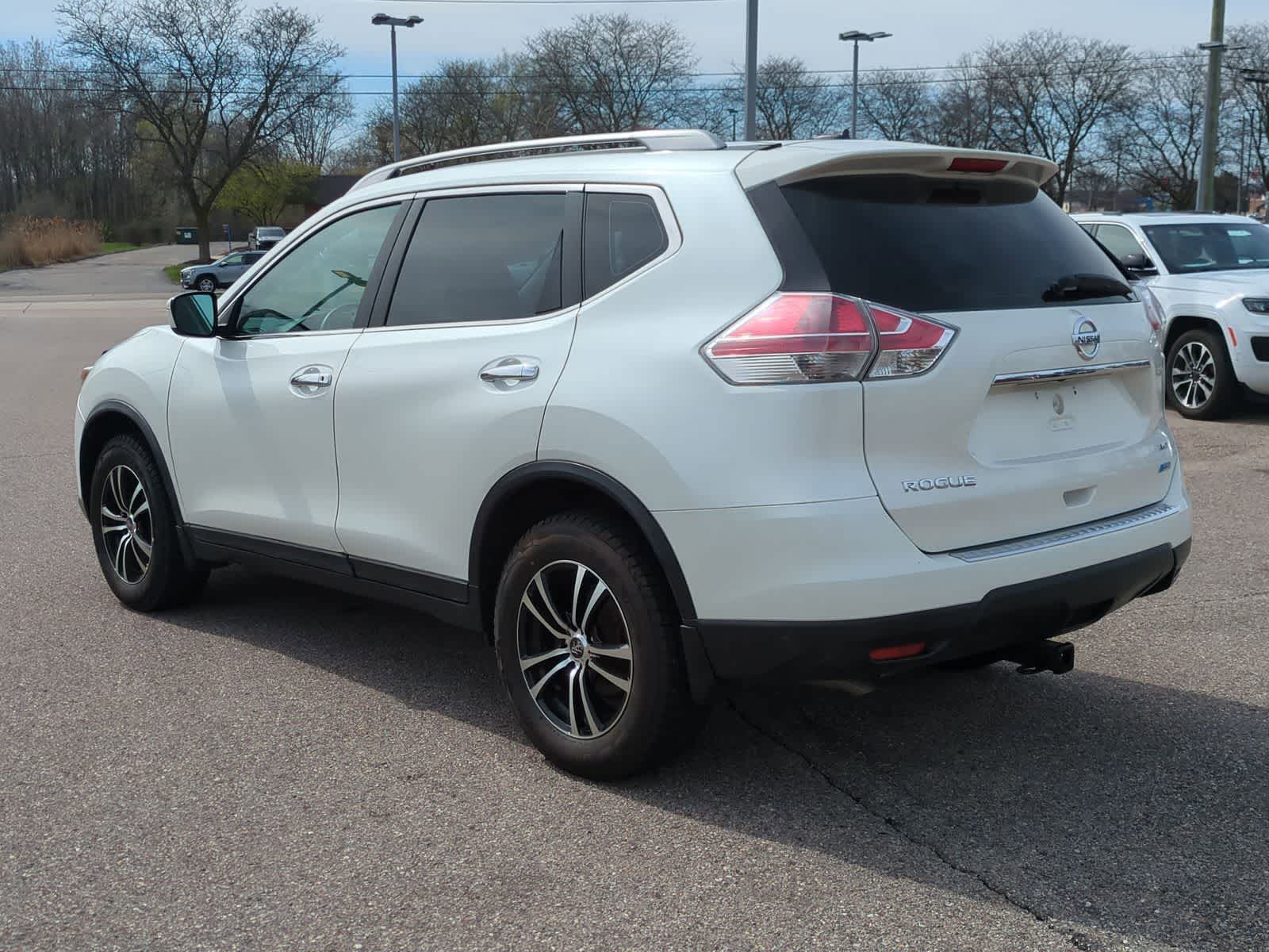 Thumbnail: 2015 Nissan Rogue - 6