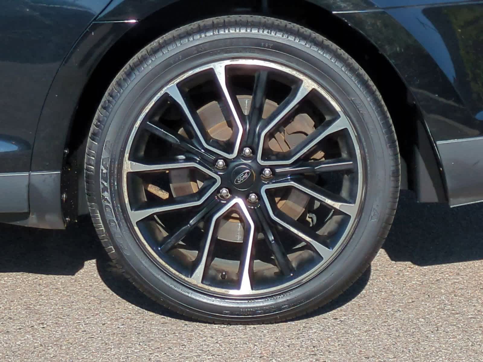 Thumbnail: 2017 Ford Taurus - 14
