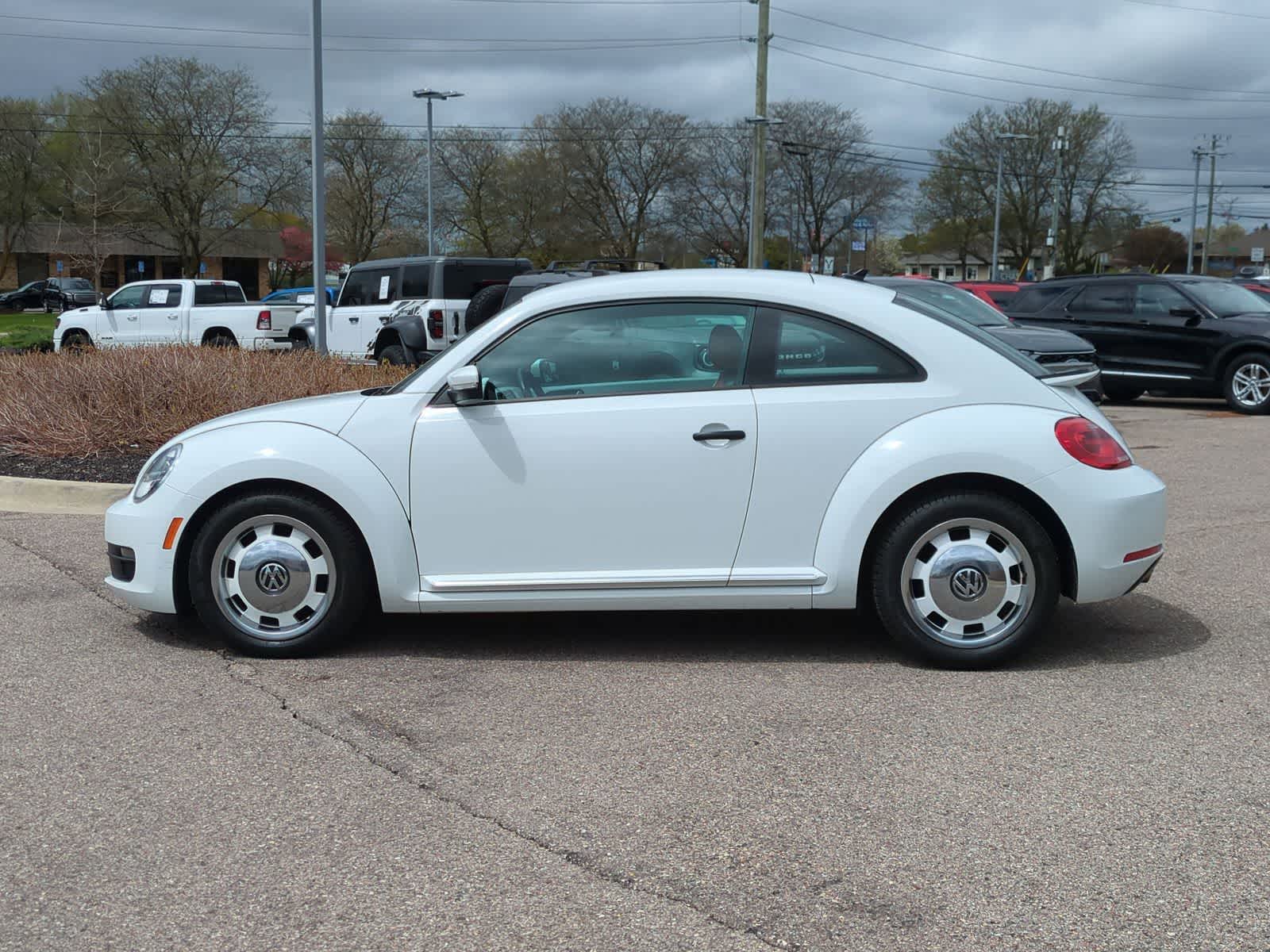 Thumbnail: 2016 Volkswagen Beetle - 5