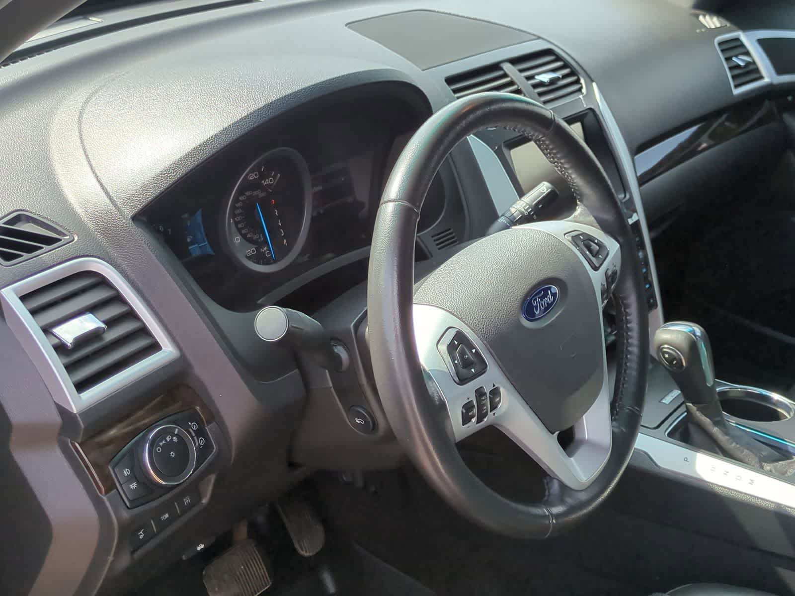 Thumbnail: 2012 Ford Explorer - 10