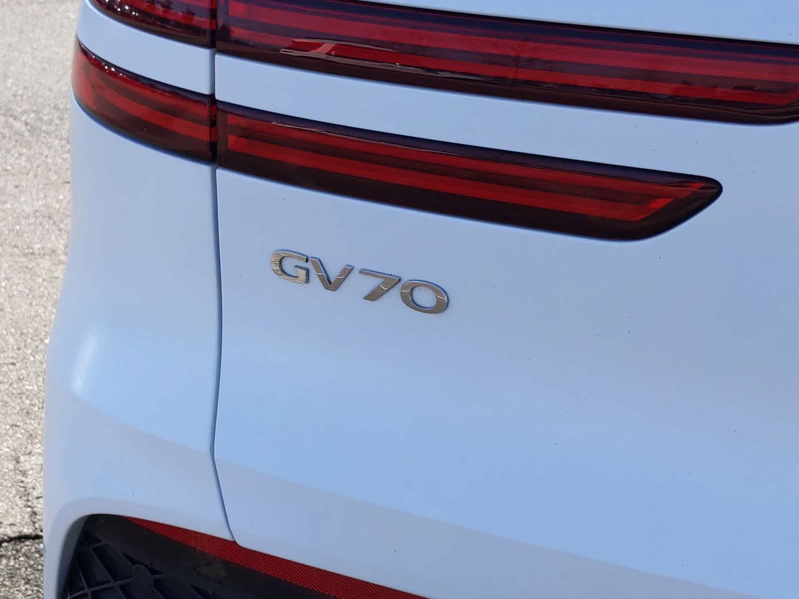 Thumbnail: 2022 Genesis GV70 - 12