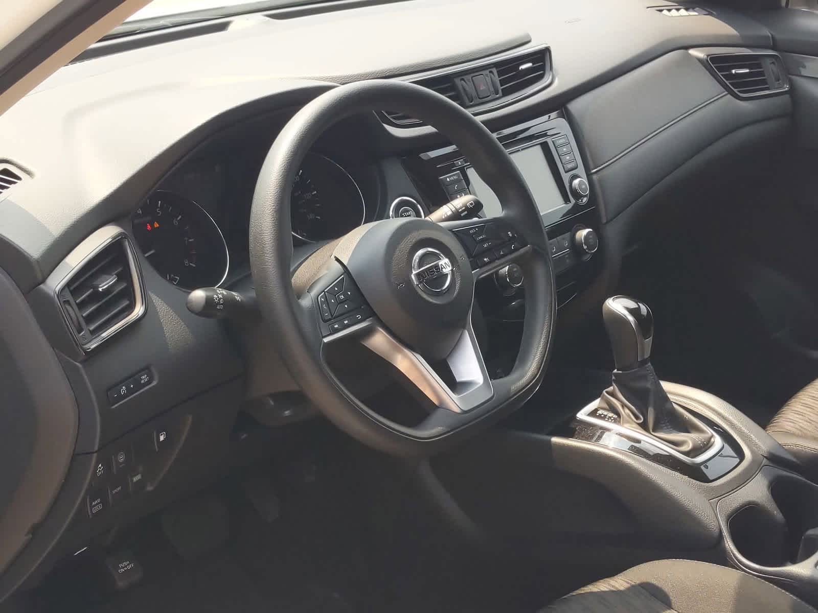 Thumbnail: 2019 Nissan Rogue - 10