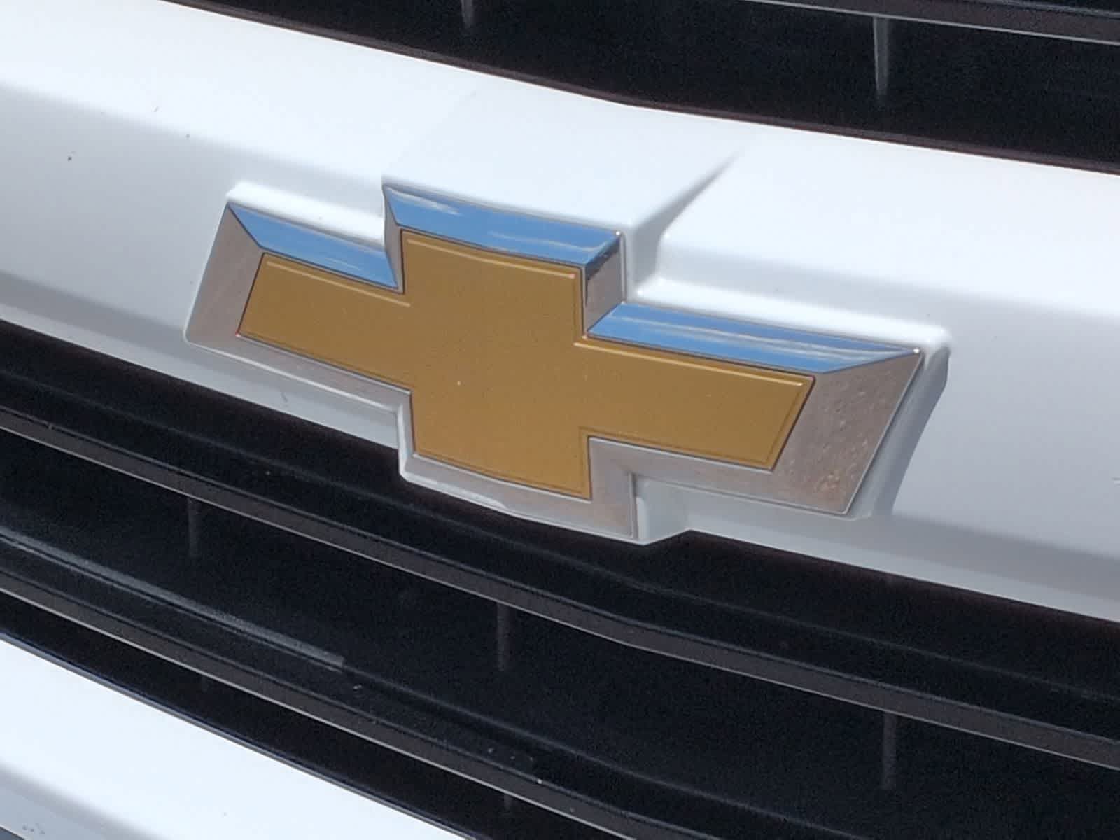 Thumbnail: 2018 Chevrolet Silverado 1500 - 12