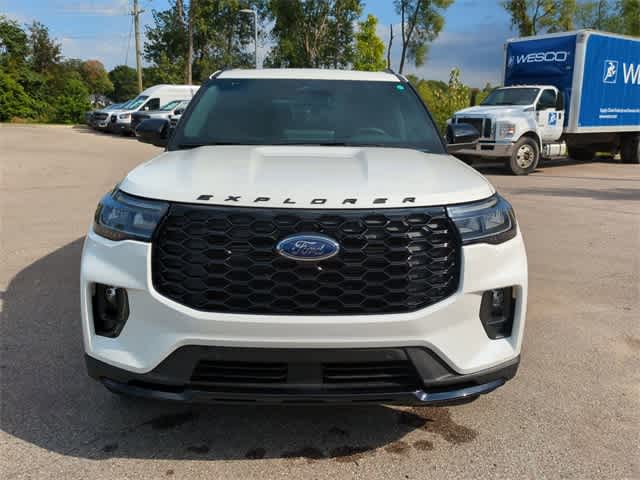 2025 Ford Explorer ST-Line 8