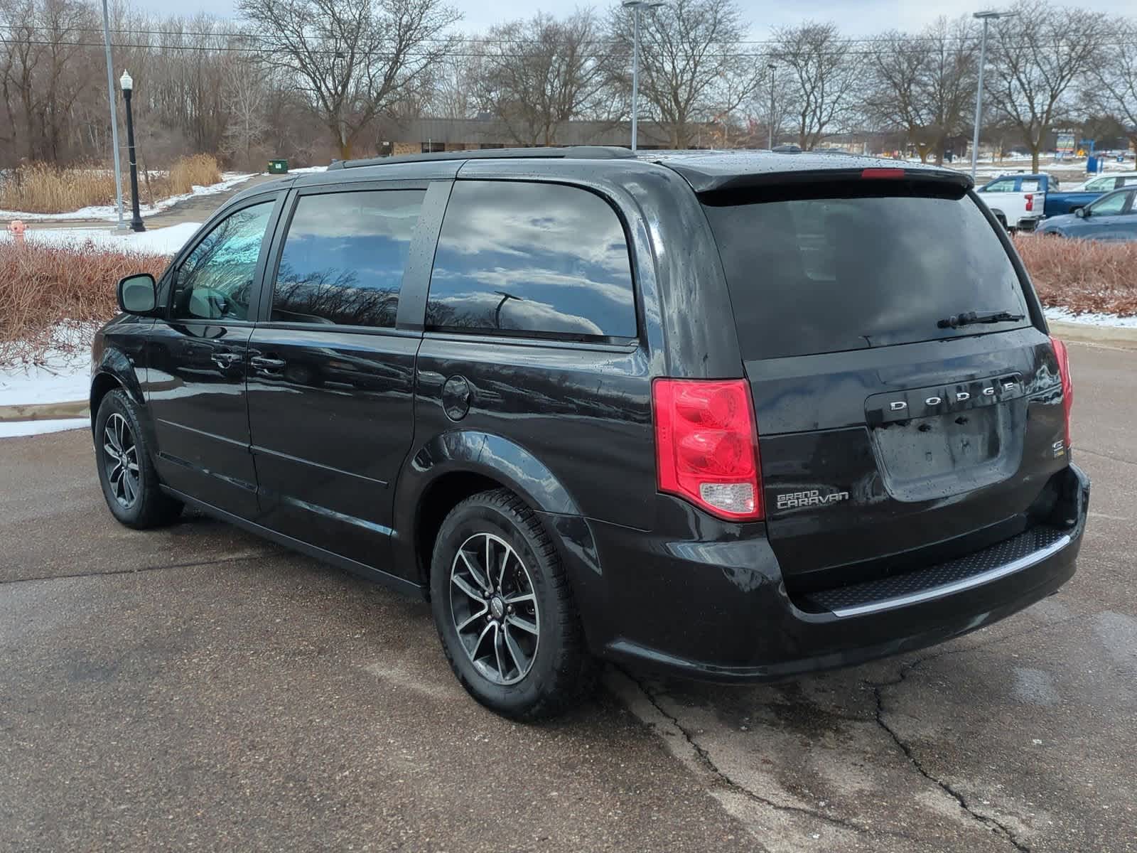 Thumbnail: 2017 Dodge Grand Caravan - 6