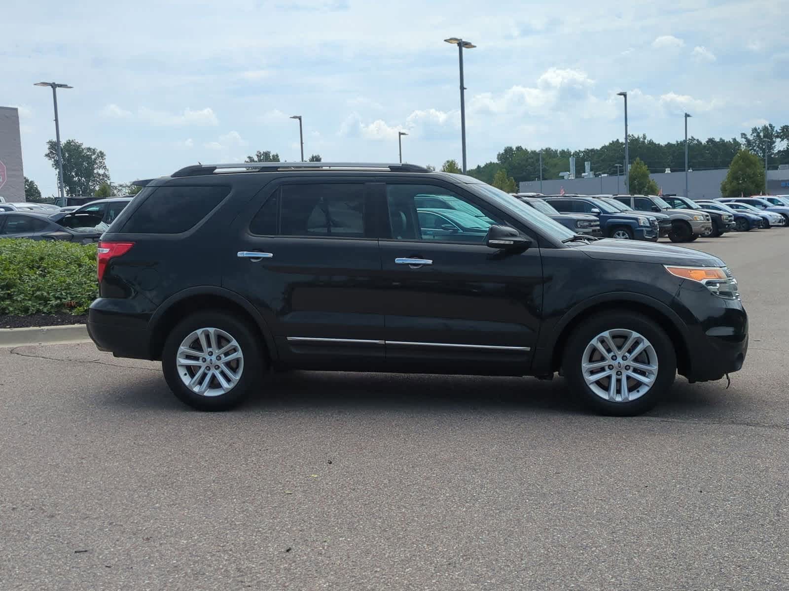 Thumbnail: 2014 Ford Explorer - 9