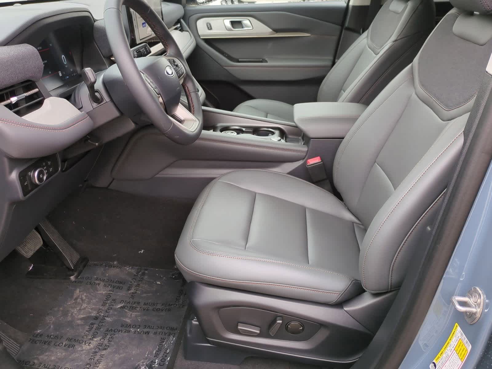 2025 Ford Explorer Active 16