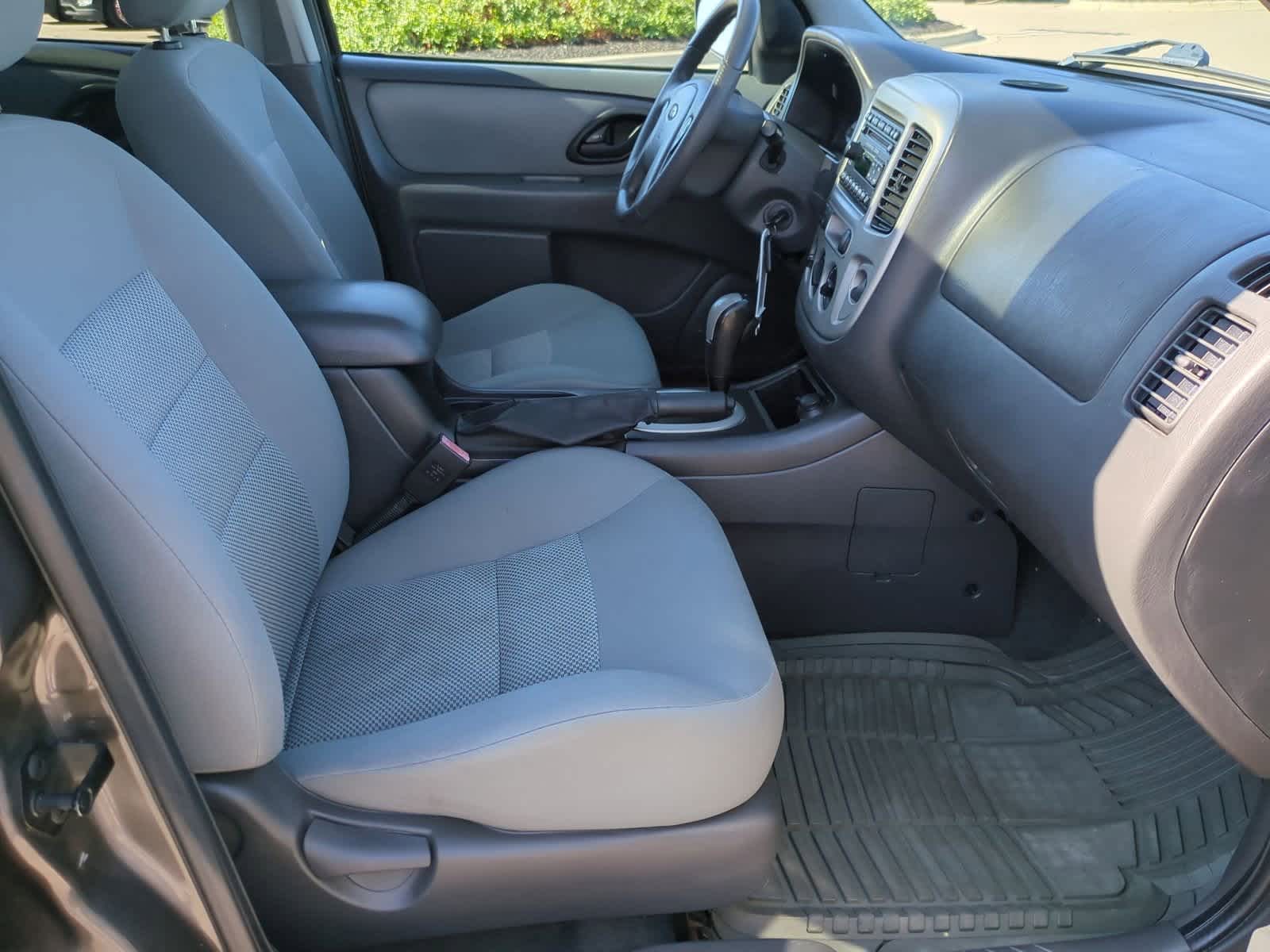 Thumbnail: 2006 Ford Escape - 23
