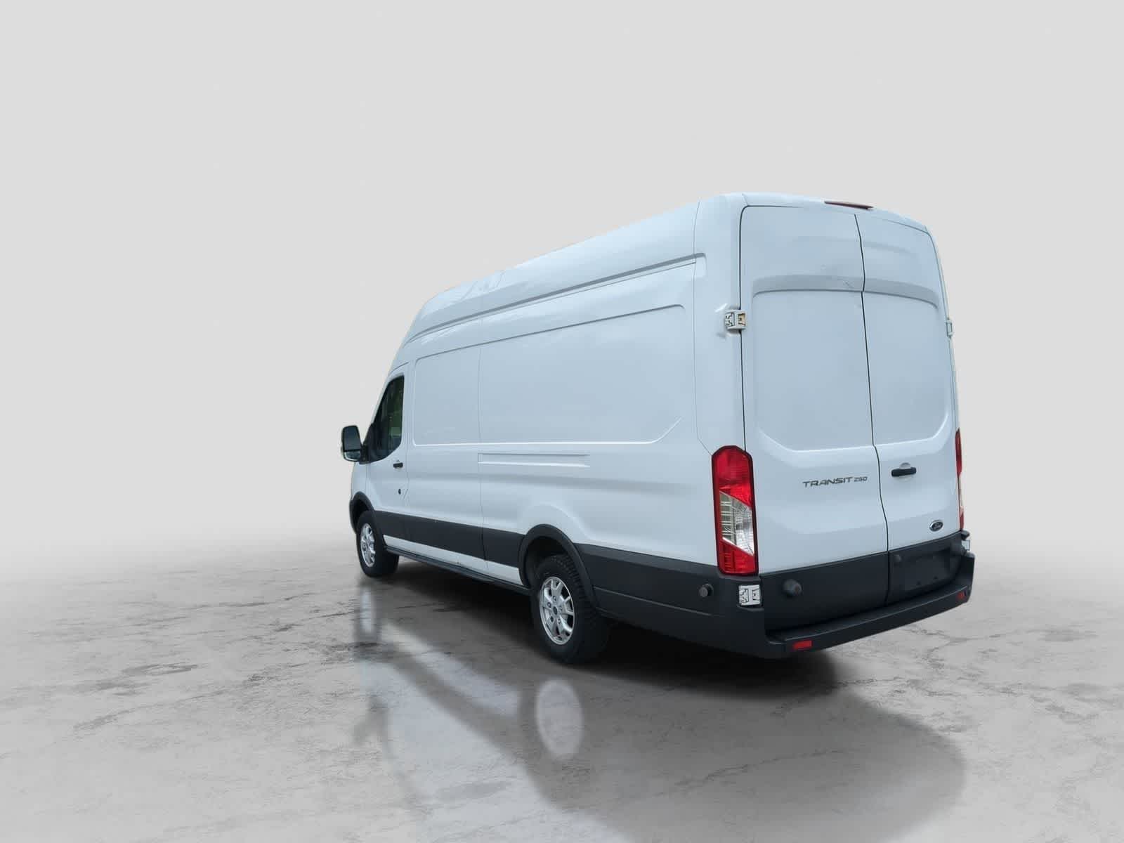 Thumbnail: 2015 Ford Transit Series - 6