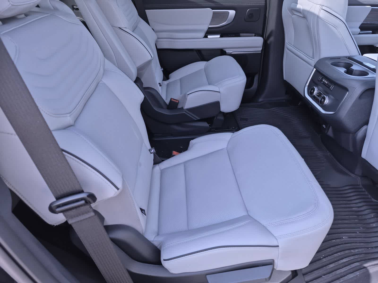 Thumbnail: 2025 Ford Expedition - 21