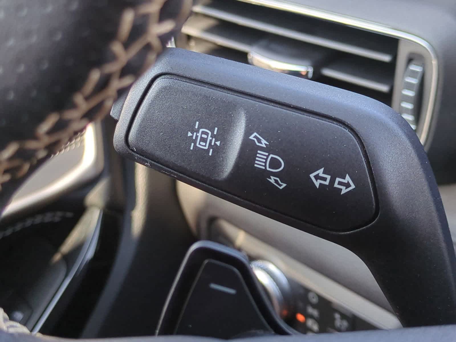 Thumbnail: 2022 Ford Explorer - 28