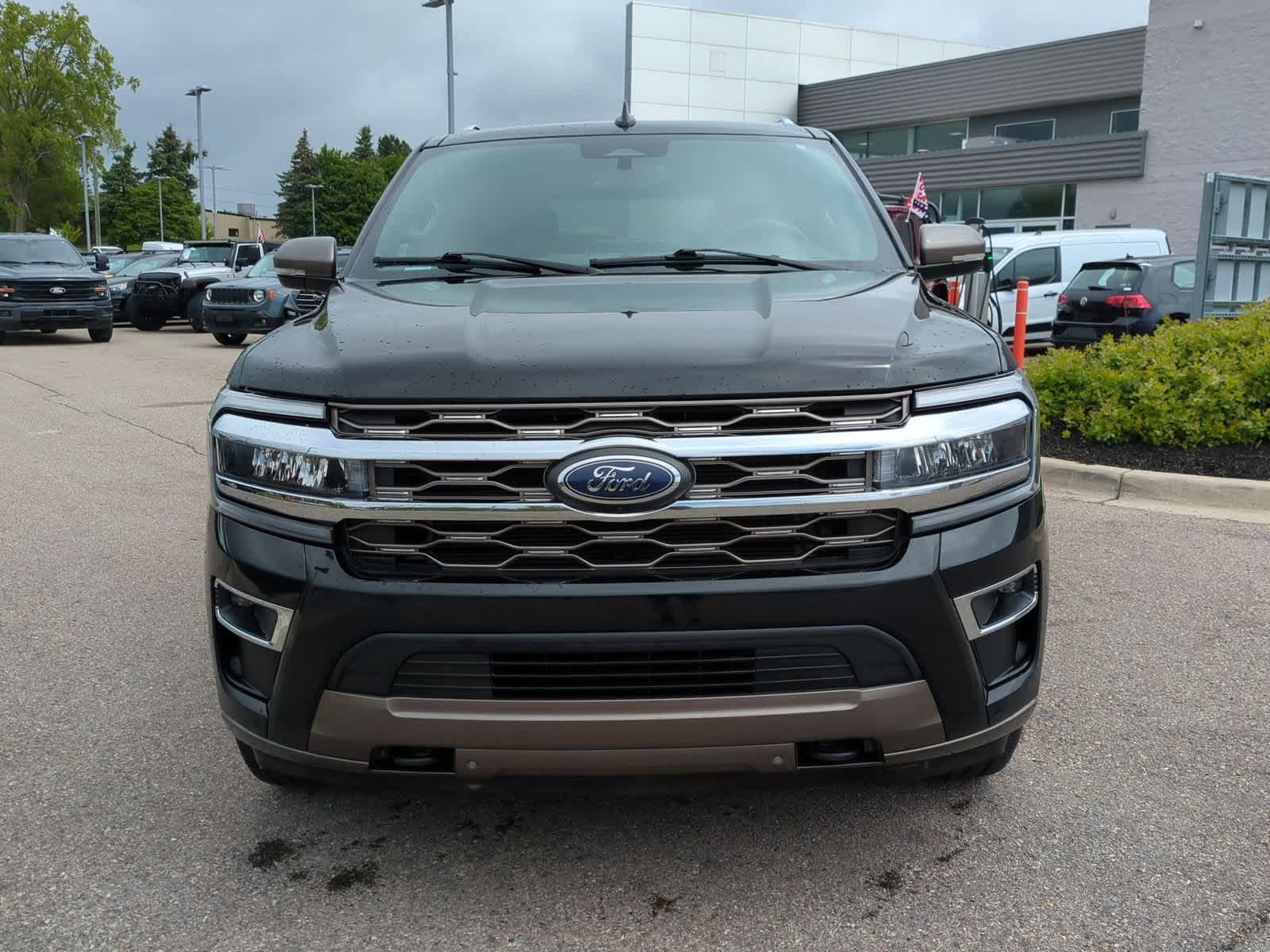 Thumbnail: 2022 Ford Expedition - 3