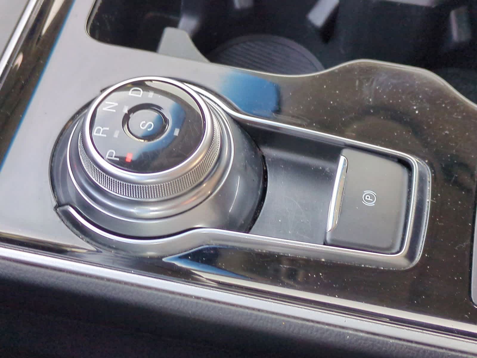 Thumbnail: 2020 Ford Edge - 28