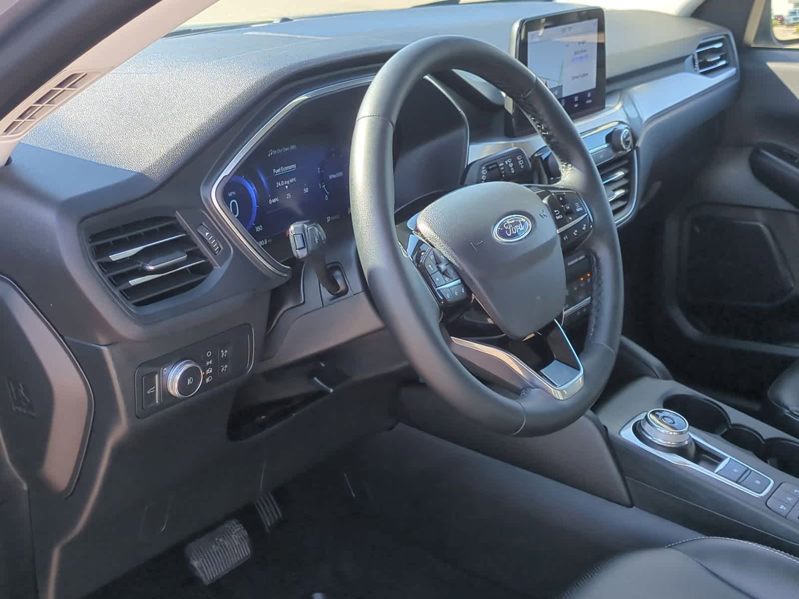 Thumbnail: 2022 Ford Escape - 10