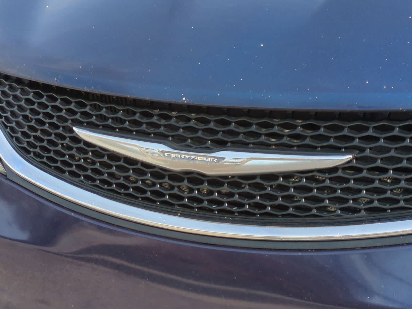 Thumbnail: 2017 Chrysler Pacifica - 12