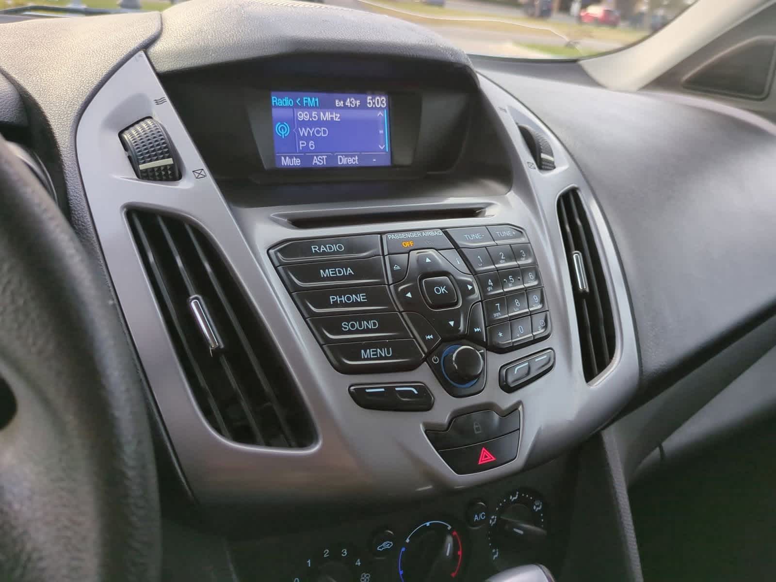 Thumbnail: 2015 Ford Transit Series - 23