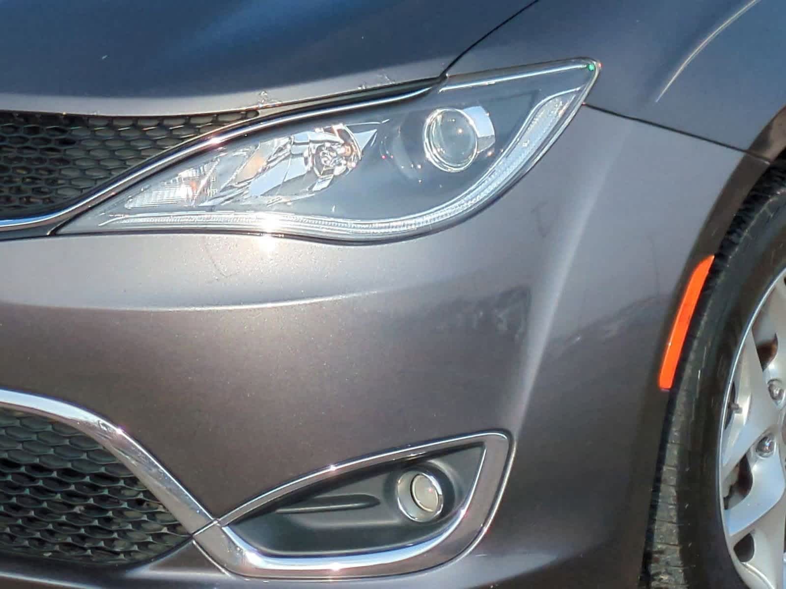 Thumbnail: 2018 Chrysler Pacifica - 11