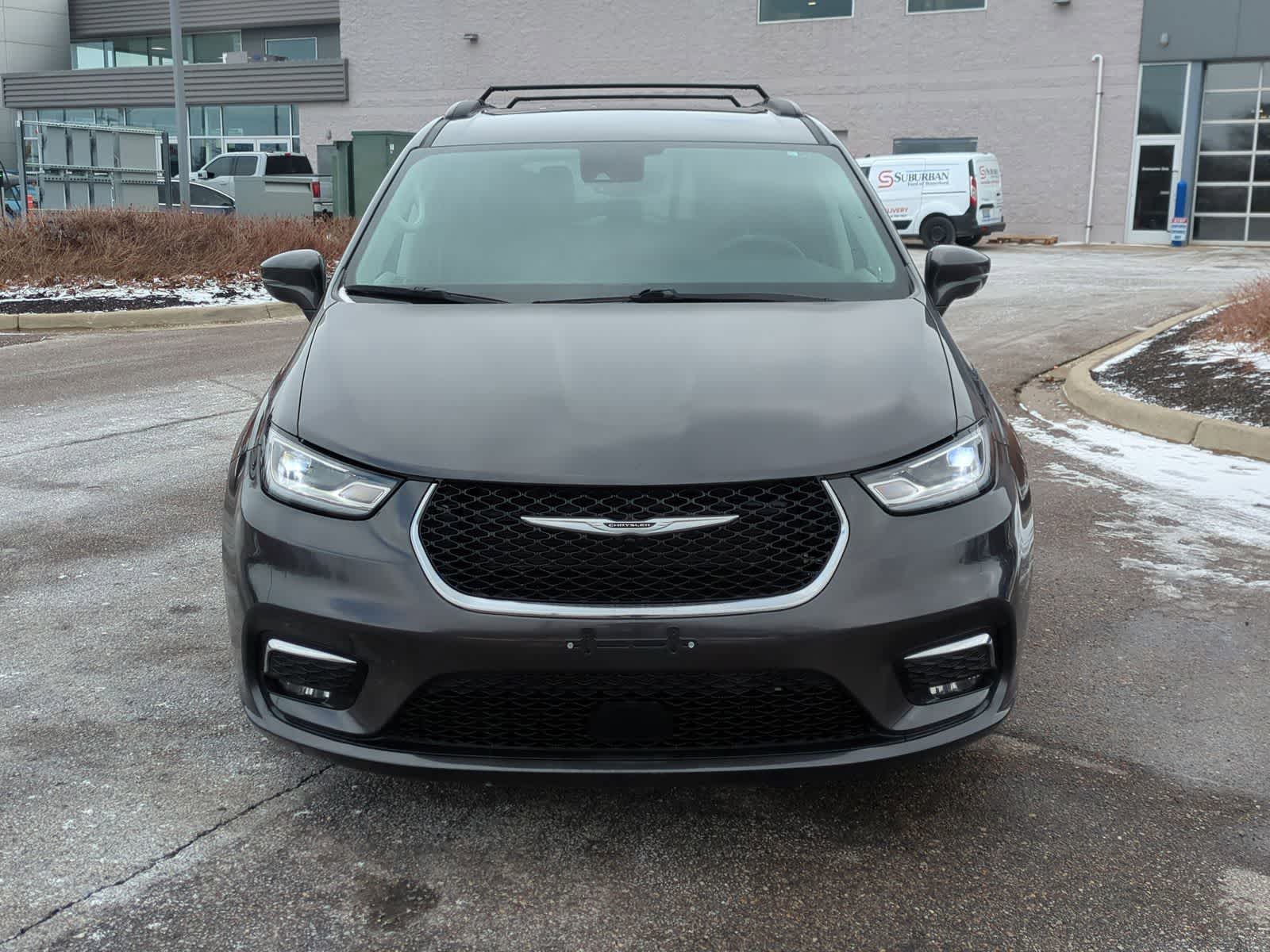 Thumbnail: 2022 Chrysler Pacifica - 3