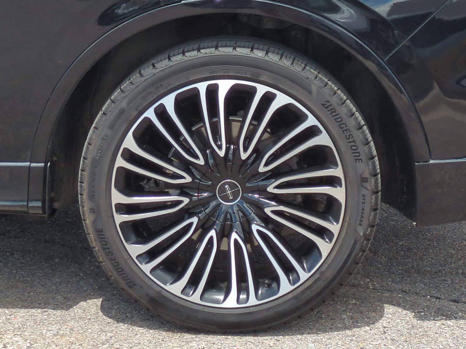 Thumbnail: 2021 Lincoln Aviator - 14