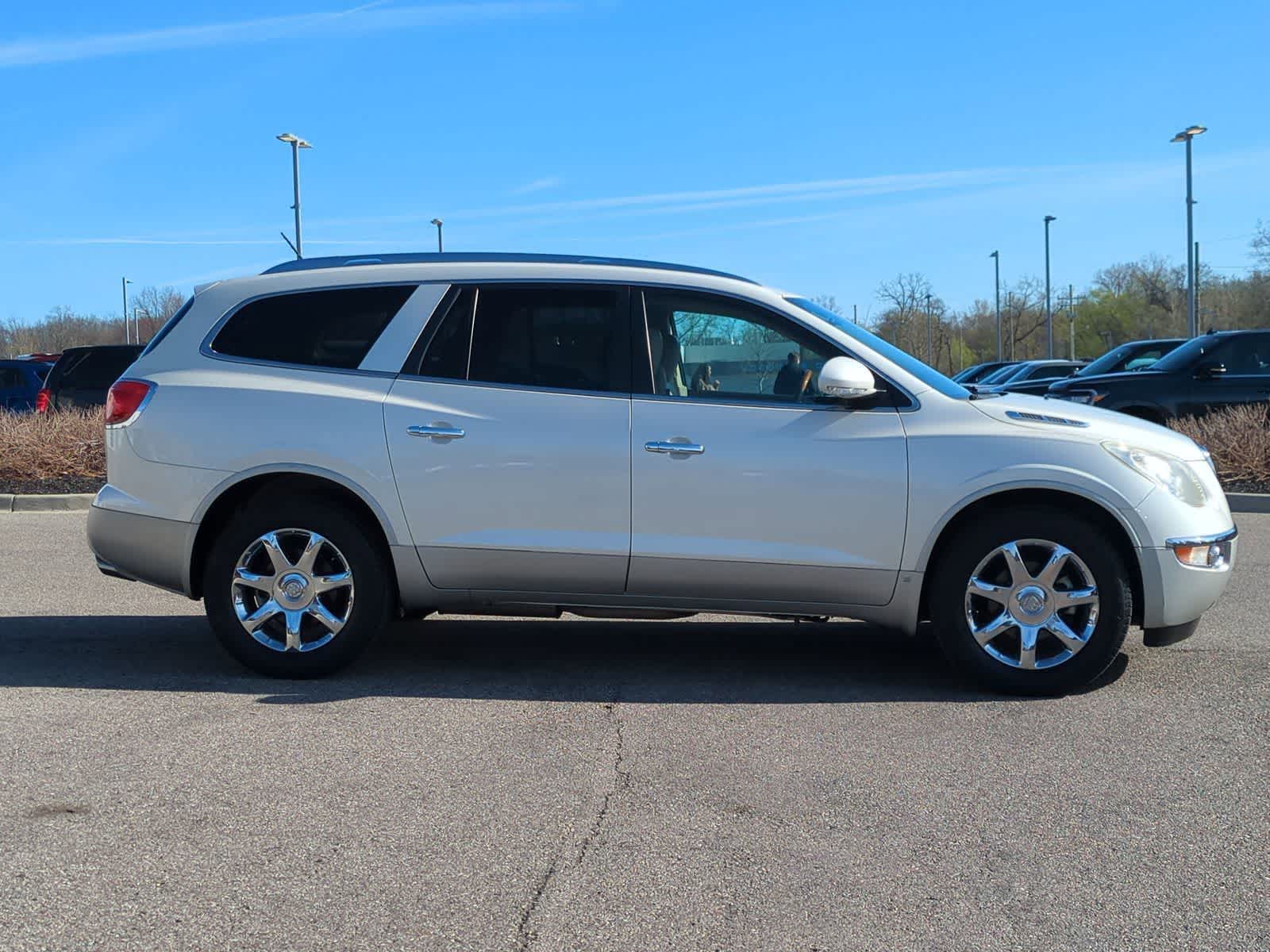 Thumbnail: 2010 Buick Enclave - 9
