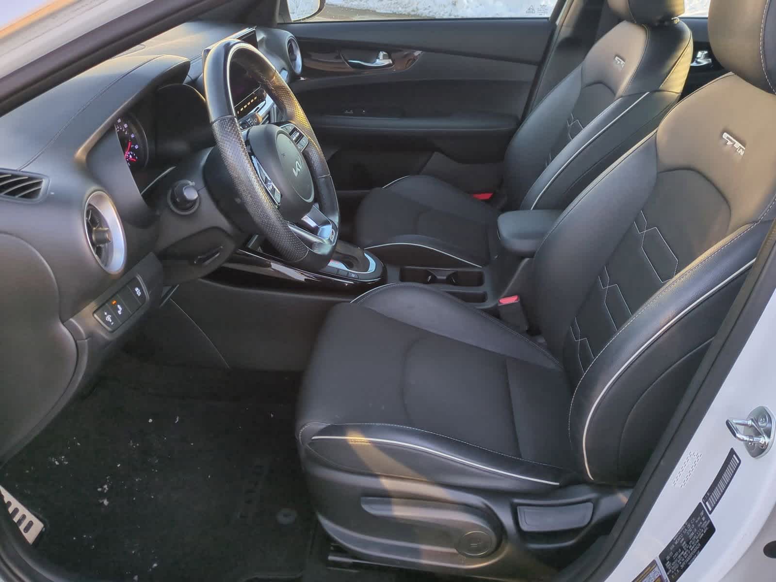 Thumbnail: 2023 Kia Forte - 16