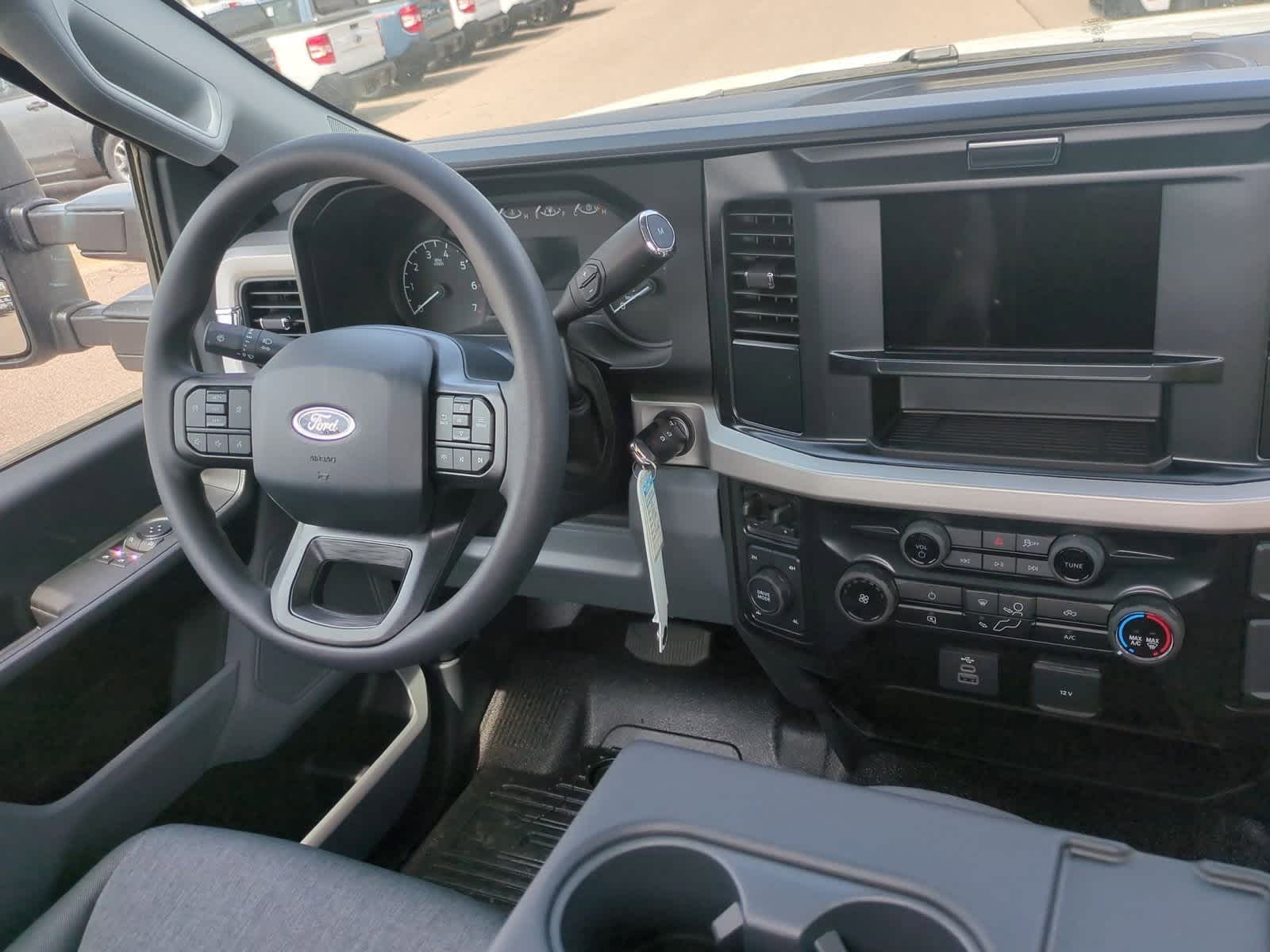 Thumbnail: 2025 Ford Econoline - 15