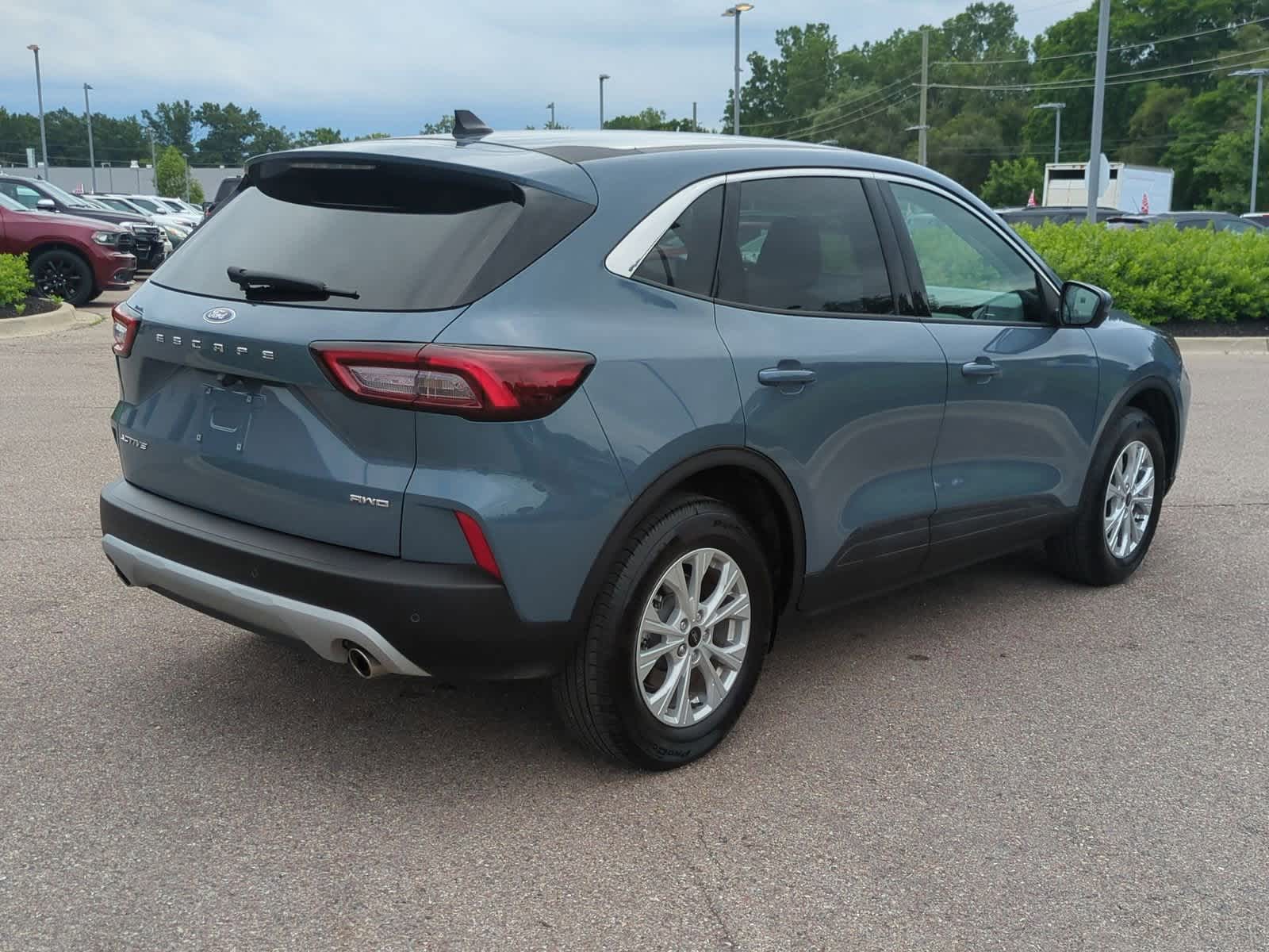 Thumbnail: 2023 Ford Escape - 8