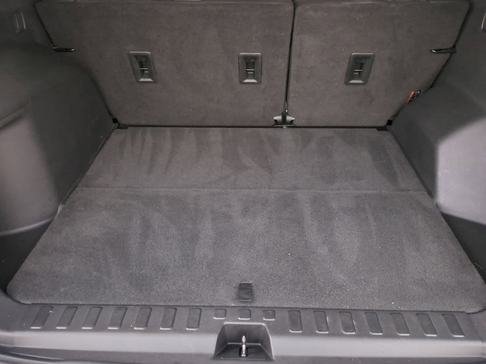 Thumbnail: 2020 Chevrolet Equinox - 32