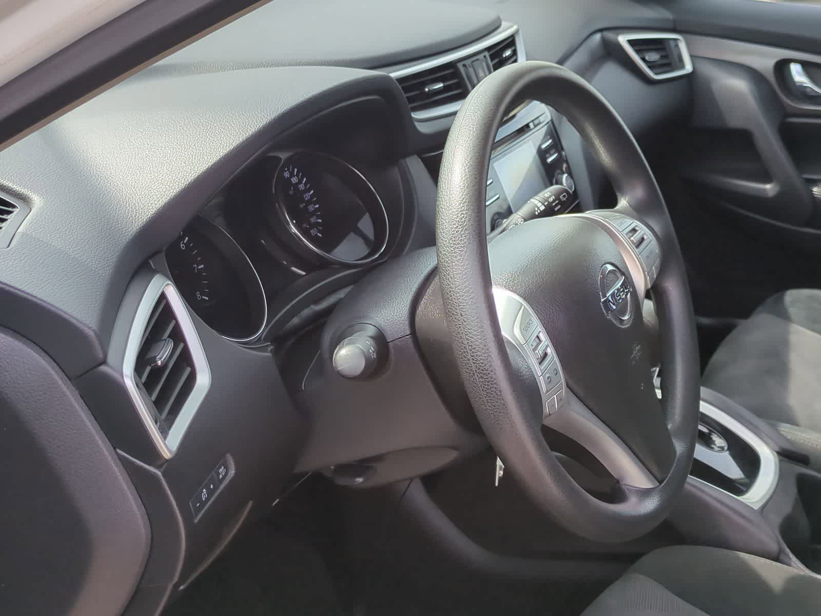 Thumbnail: 2015 Nissan Rogue - 10