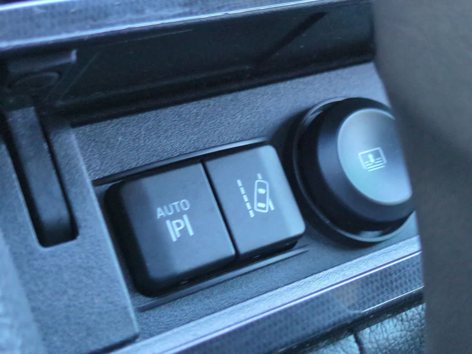 Thumbnail: 2015 Ford Taurus - 32