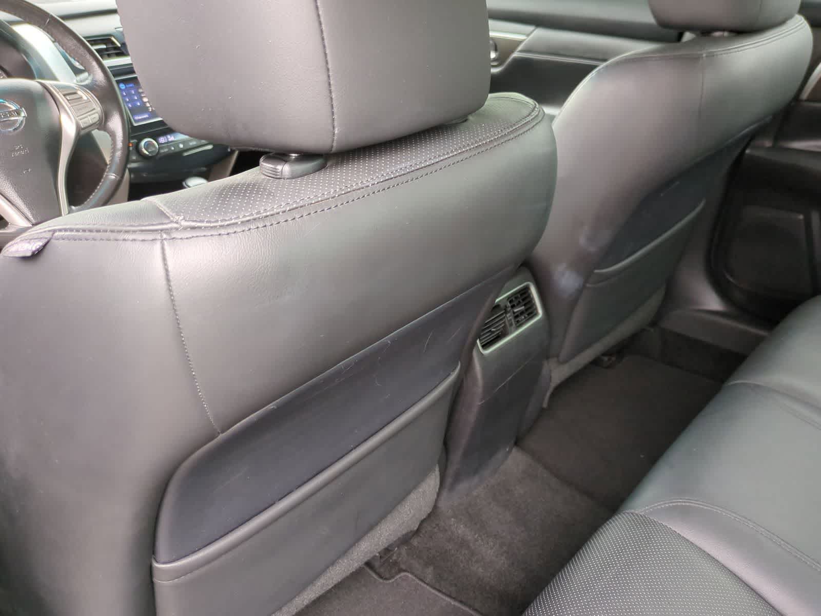 Thumbnail: 2015 Nissan Altima - 18