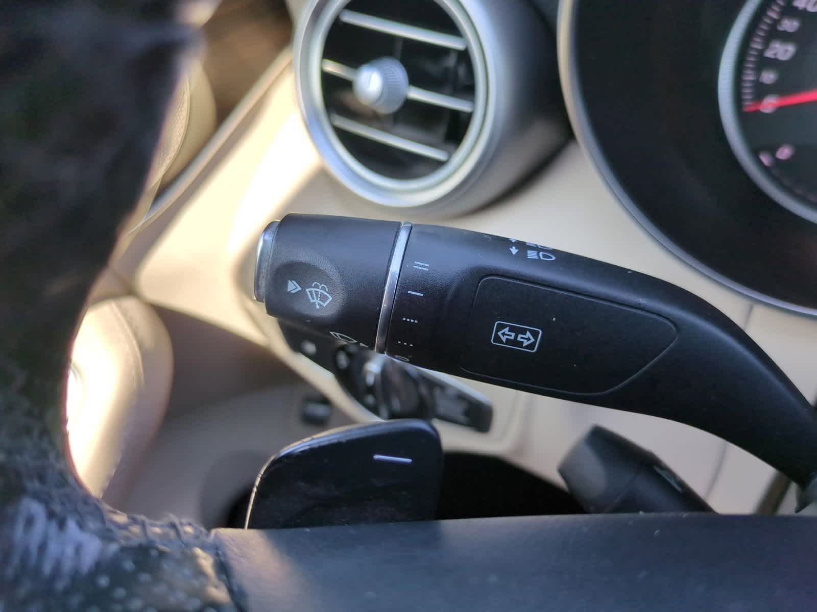 Thumbnail: 2015 Mercedes-Benz C-Class - 28