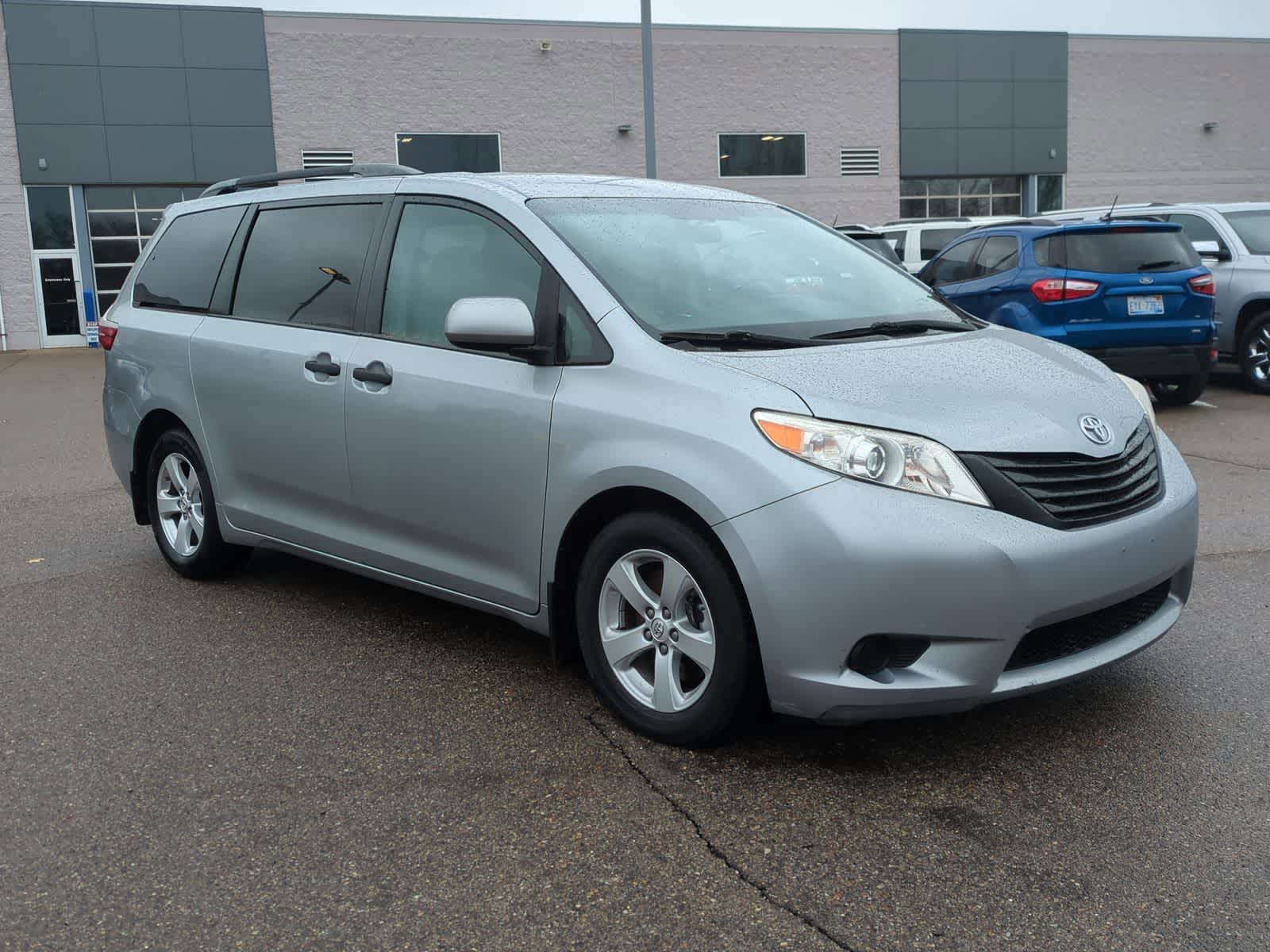 Thumbnail: 2016 Toyota Sienna - 2