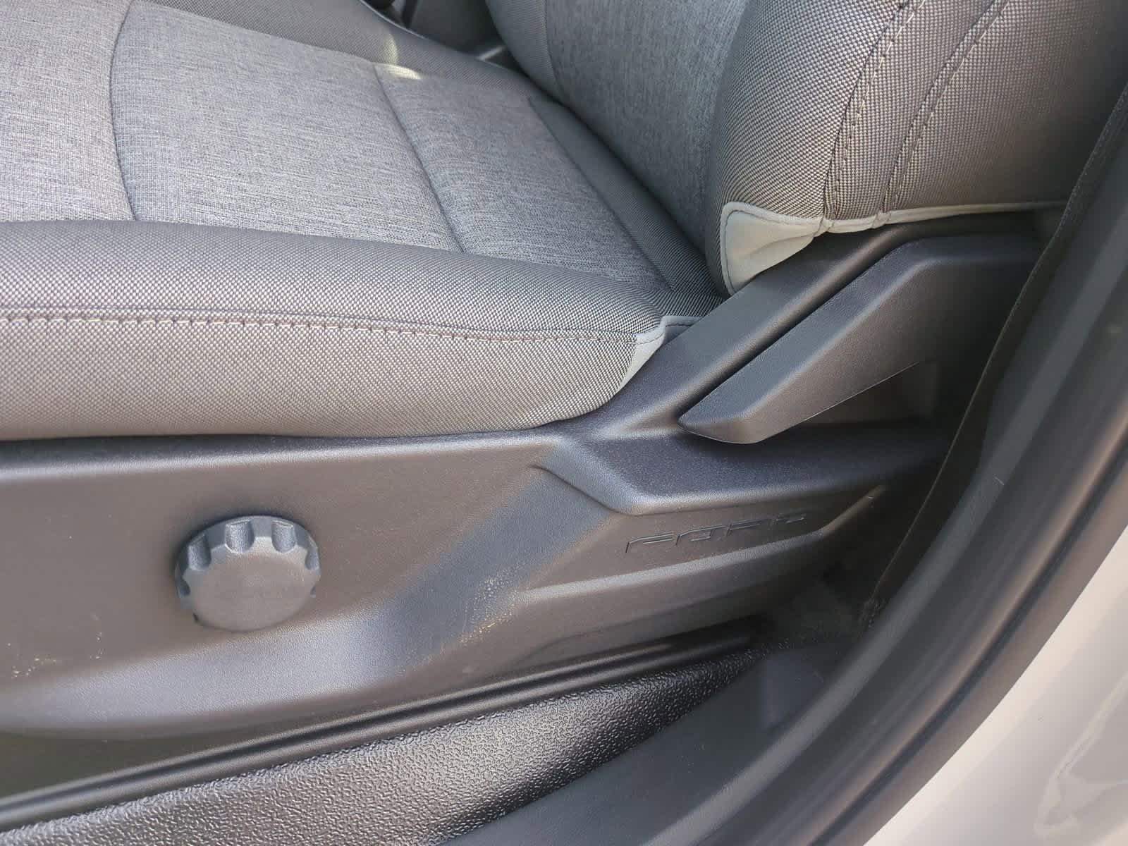 Thumbnail: 2025 Ford Econoline - 17