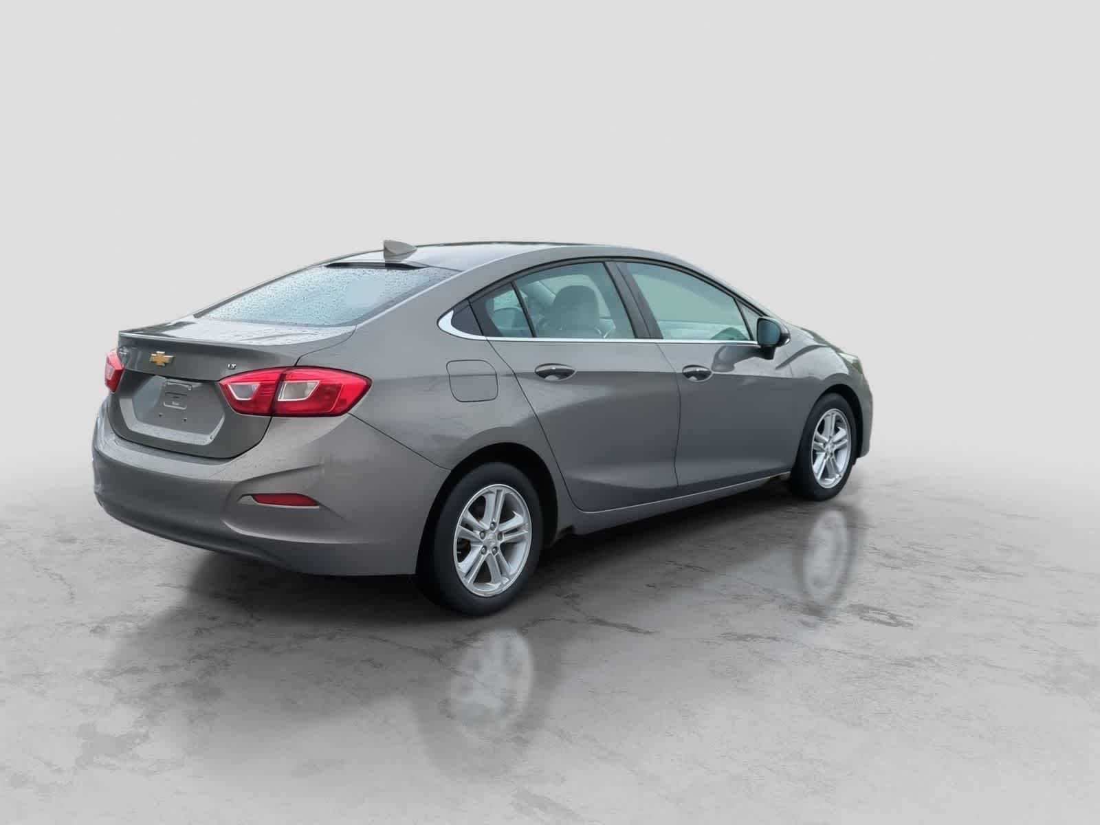 Thumbnail: 2018 Chevrolet Cruze - 8