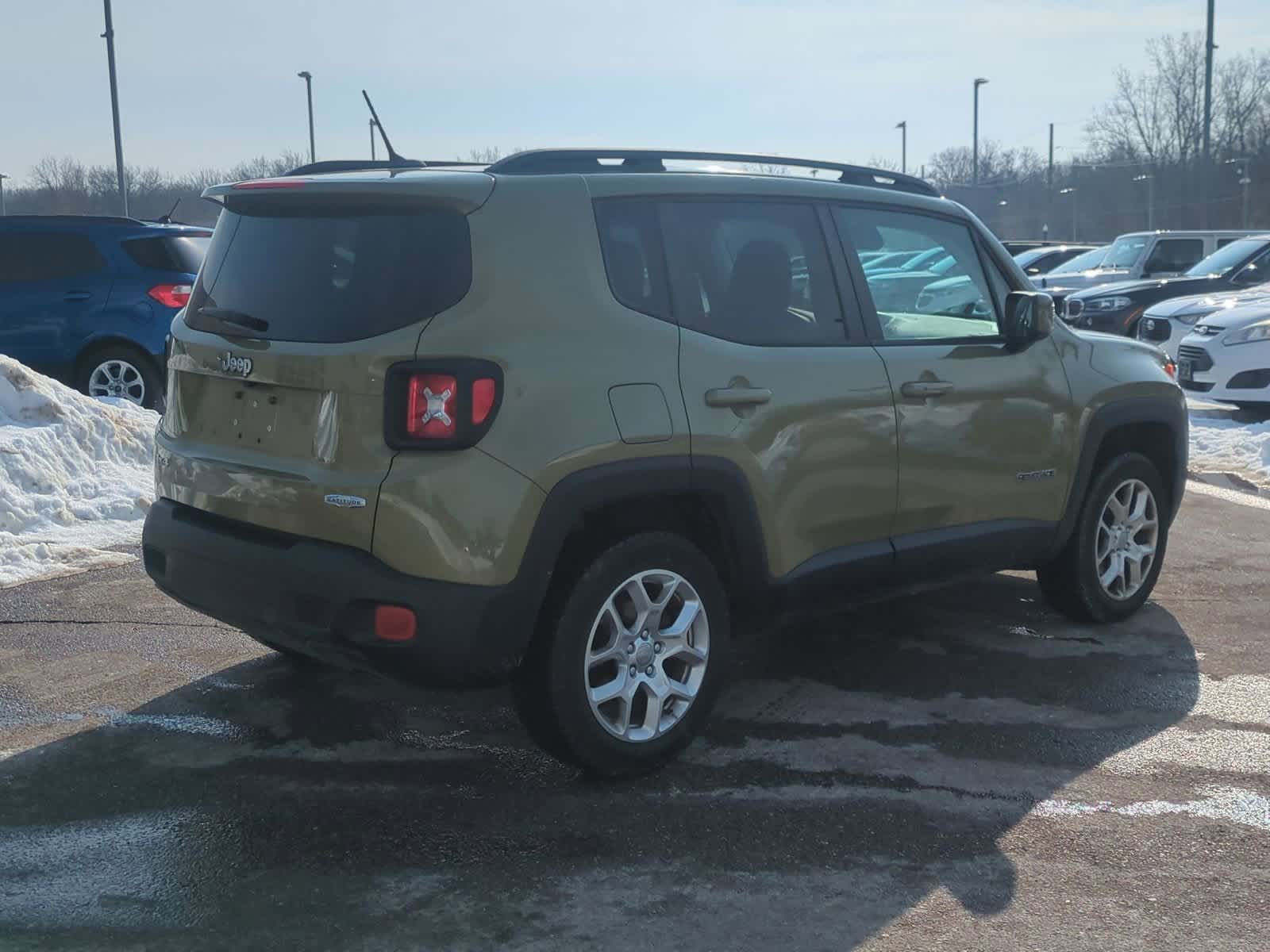 Thumbnail: 2015 Jeep Renegade - 8