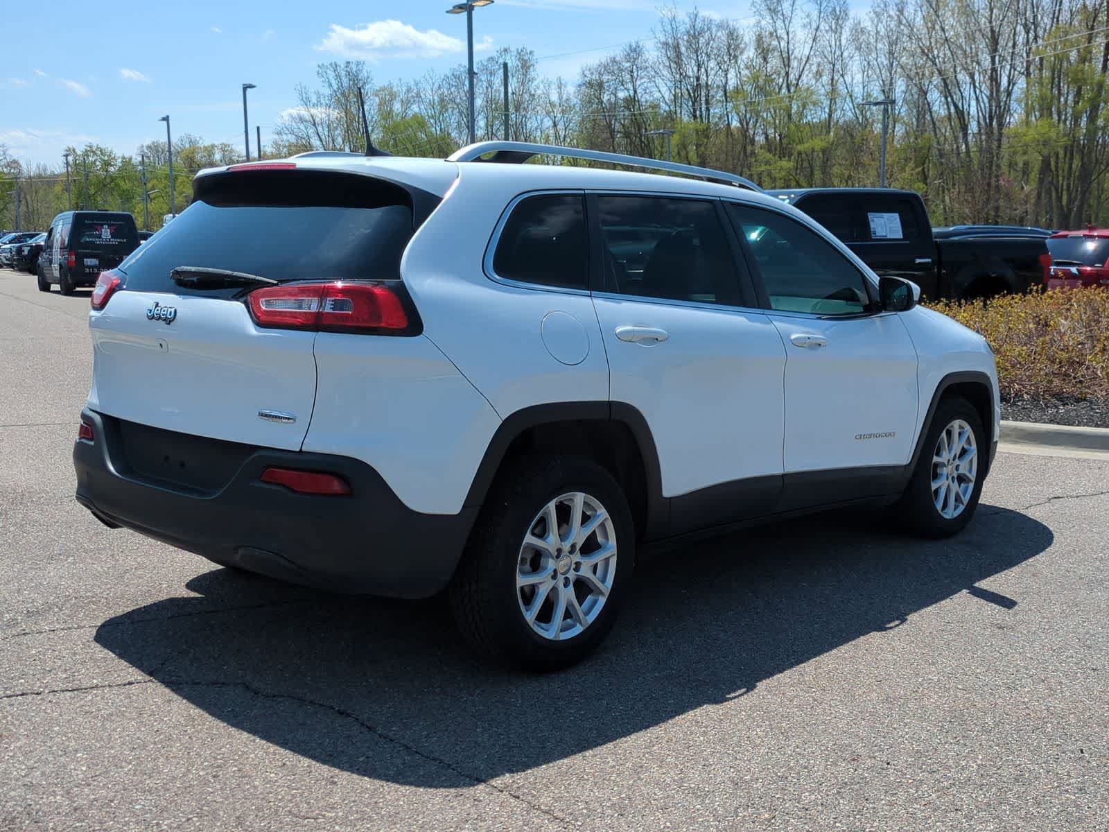 Thumbnail: 2018 Jeep Cherokee - 8