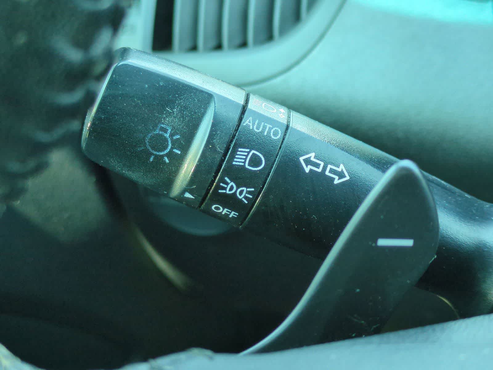 Thumbnail: 2012 Hyundai Genesis - 27