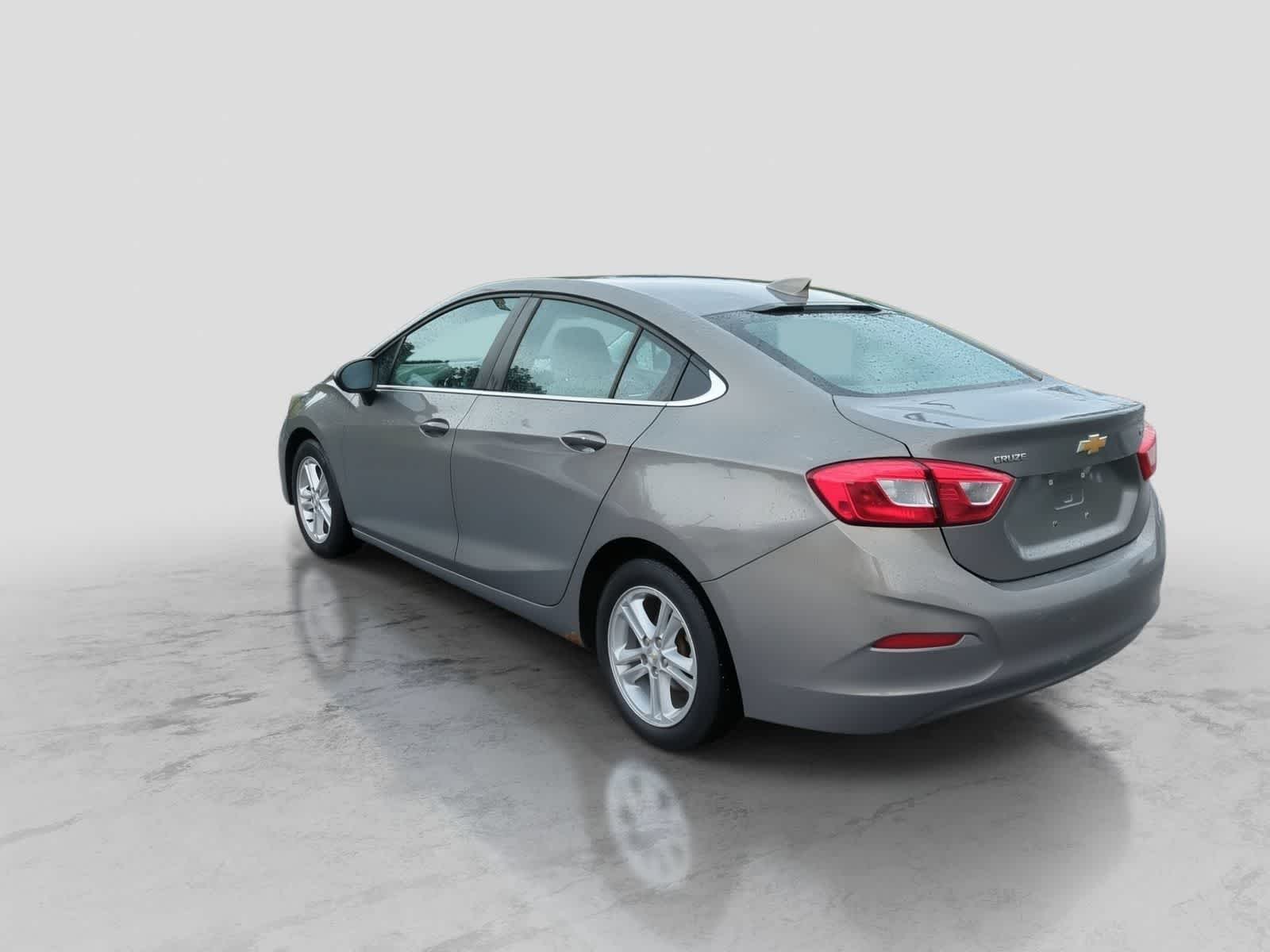 Thumbnail: 2018 Chevrolet Cruze - 6