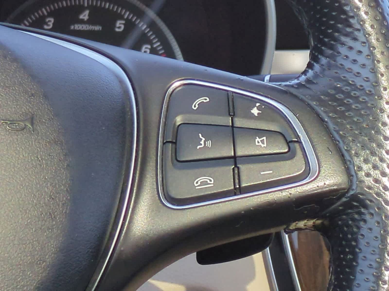 Thumbnail: 2015 Mercedes-Benz C-Class - 26