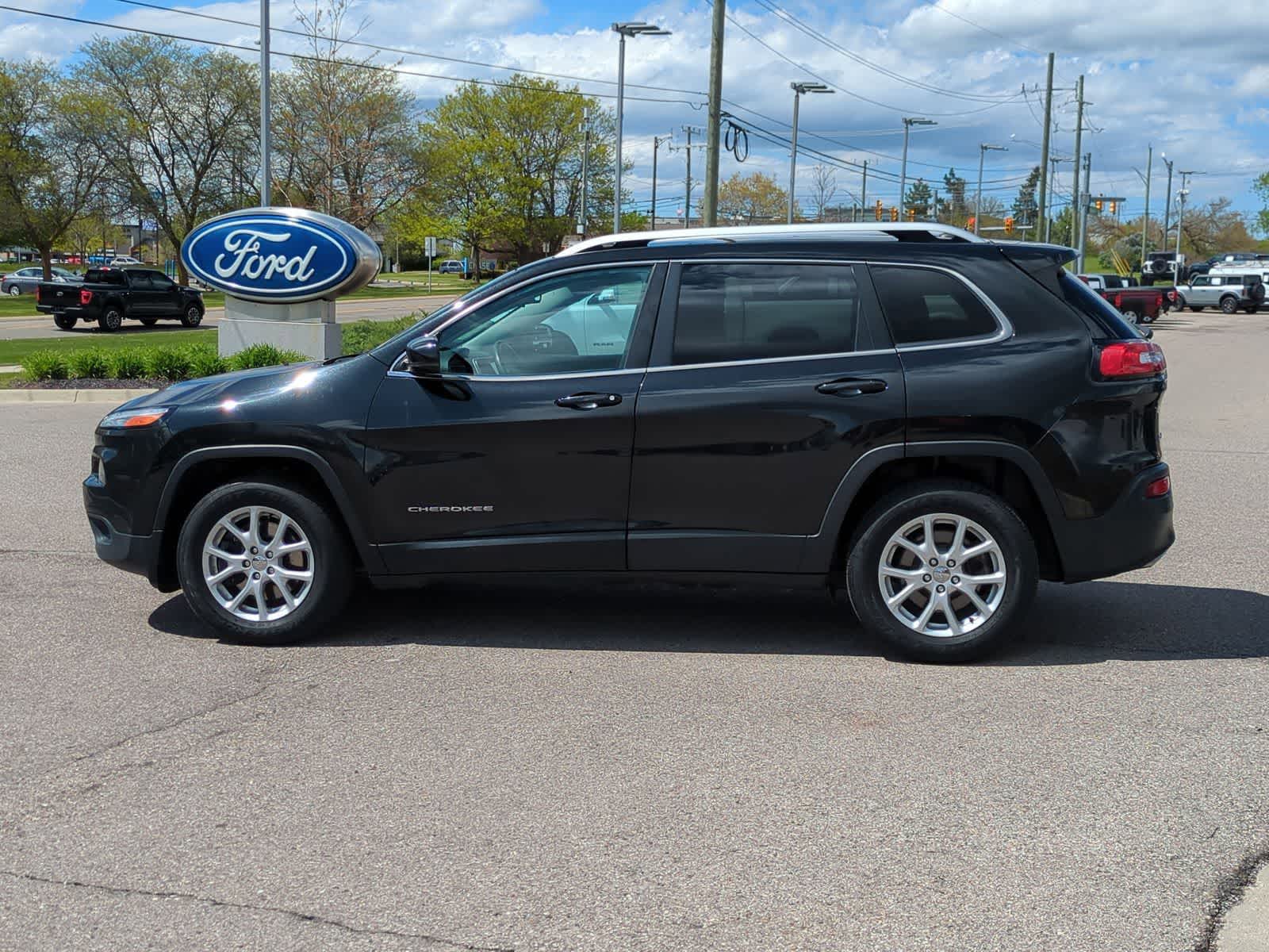 Thumbnail: 2016 Jeep Cherokee - 5