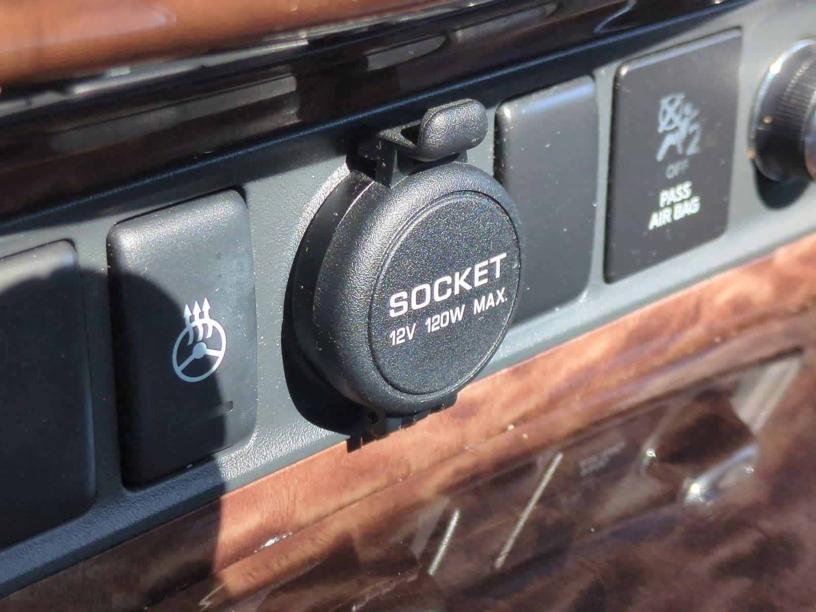 Thumbnail: 2017 Nissan Armada - 32