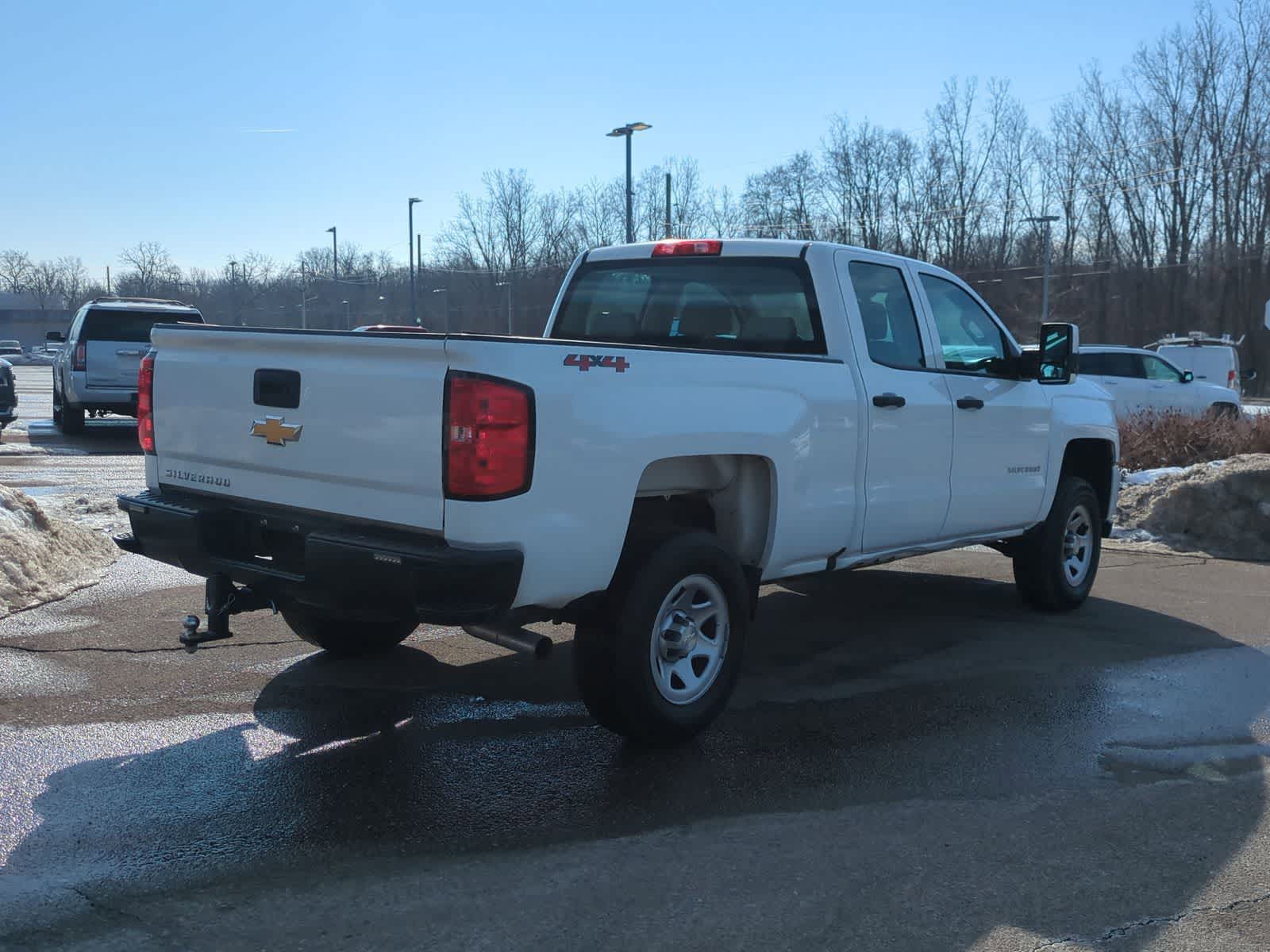 Thumbnail: 2018 Chevrolet Silverado 1500 - 8