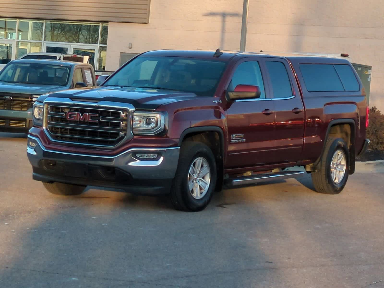 Thumbnail: 2017 GMC Sierra 1500 - 4
